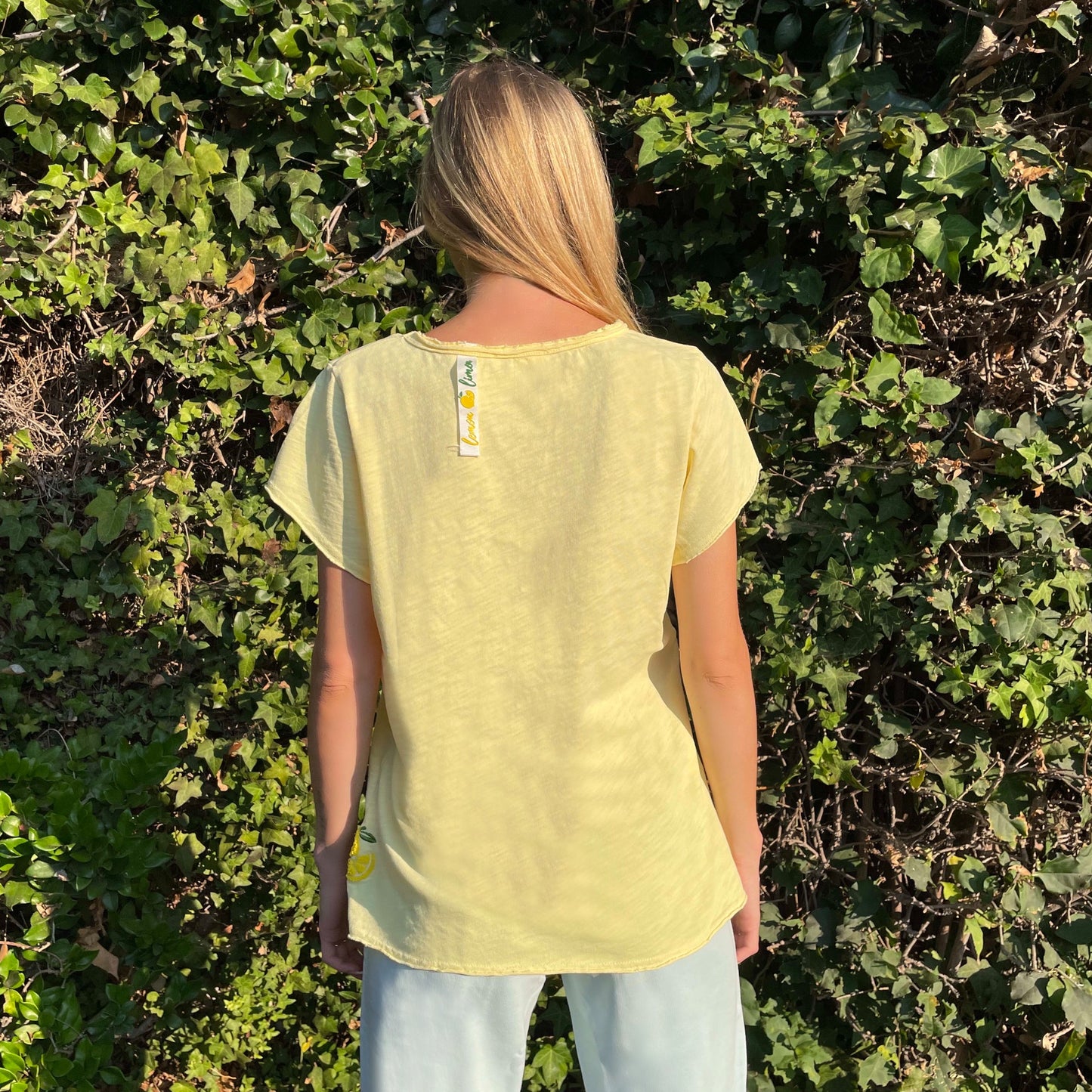 T-Shirt Pastel Yellow