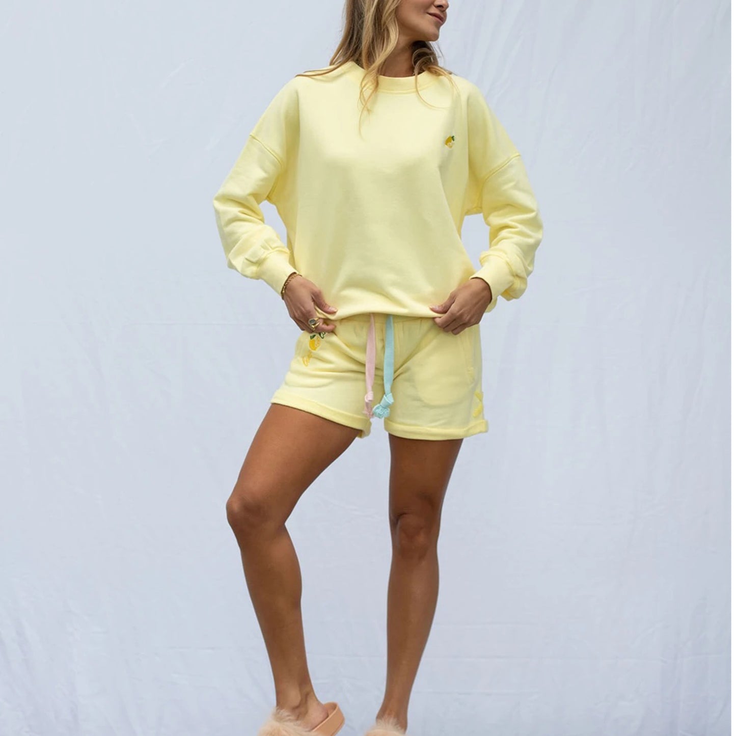 Sweatshirt Pastel Yellow