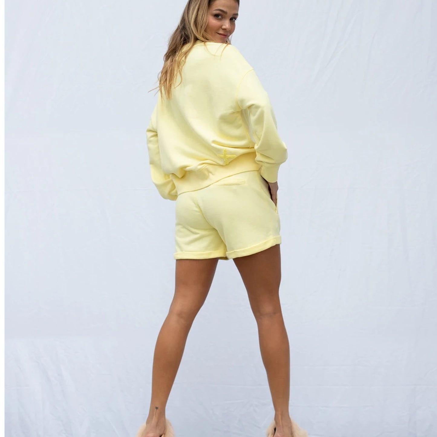 Sweatshirt Pastel Yellow