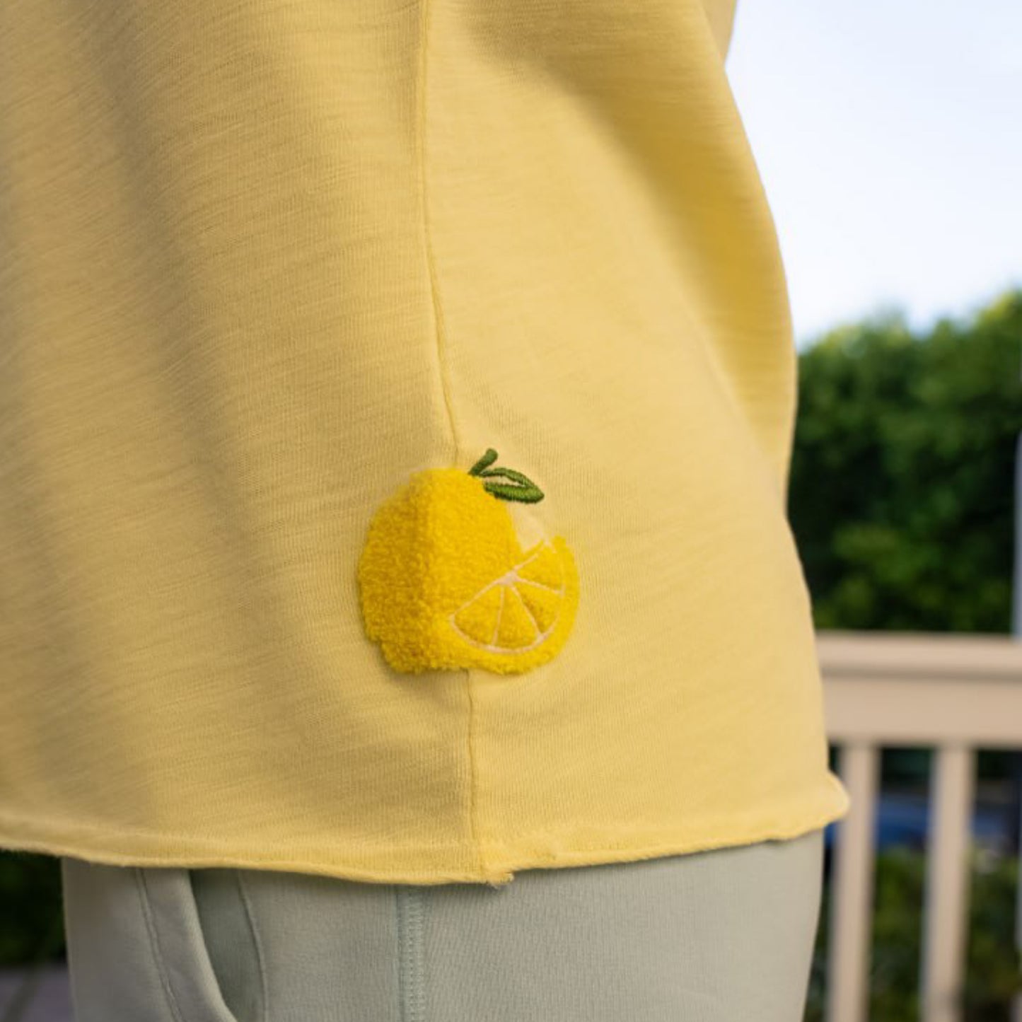 T-Shirt Pastel Yellow